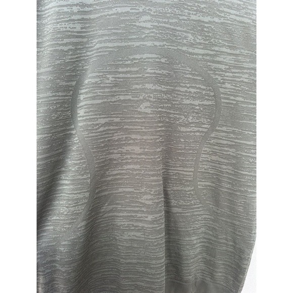 Lululemon Swiftly Tech Short Sleeve Relaxed Fit Camo Green Sz 8 Read - Picture 15 of 16